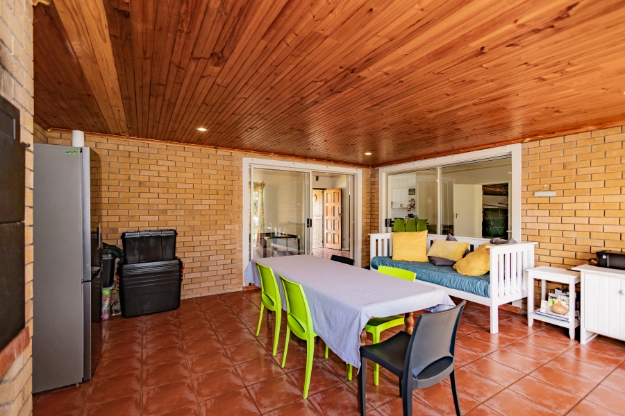 3 Bedroom Property for Sale in Uitzicht Western Cape